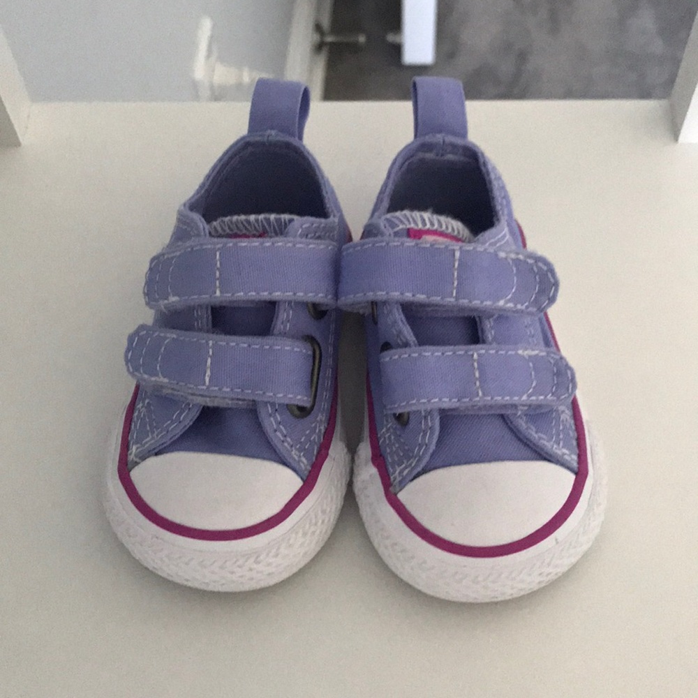 Converse walker size 2